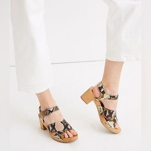 NWT Madewell The Johanna Crisscross Clog Sandals Snake embossed Leather Sz 8